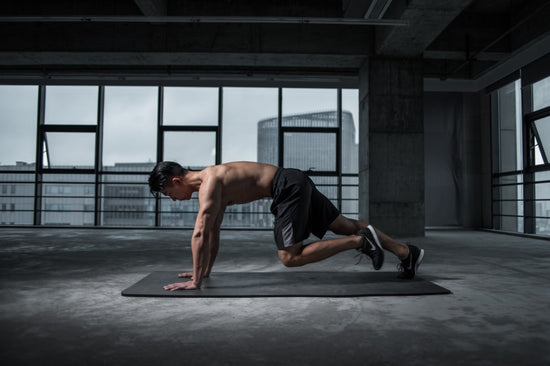 Das richtige Essen, um Dein Krafttraining anzukurbeln | How to eat to bost your strength training